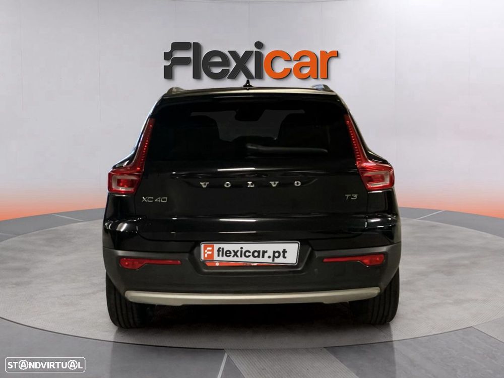 Volvo XC 40 1.5 T3 Momentum Plus - 8