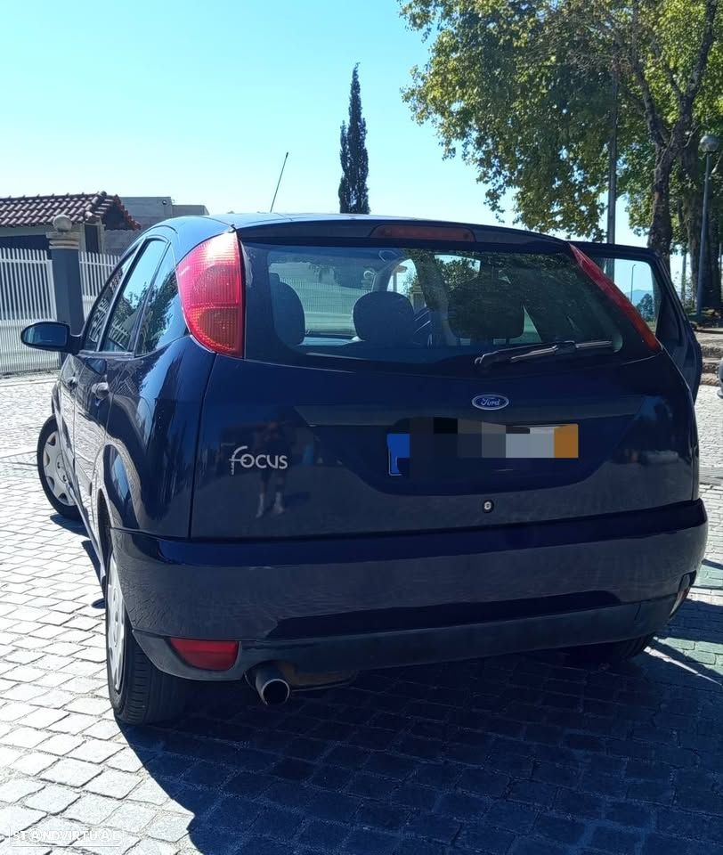Ford Focus 1.4 Ambiente - 2