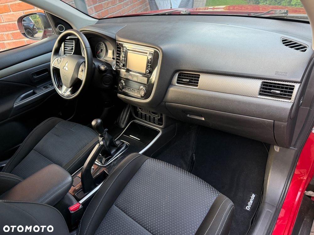 Mitsubishi Outlander 2.0 Intense + 2WD - 13