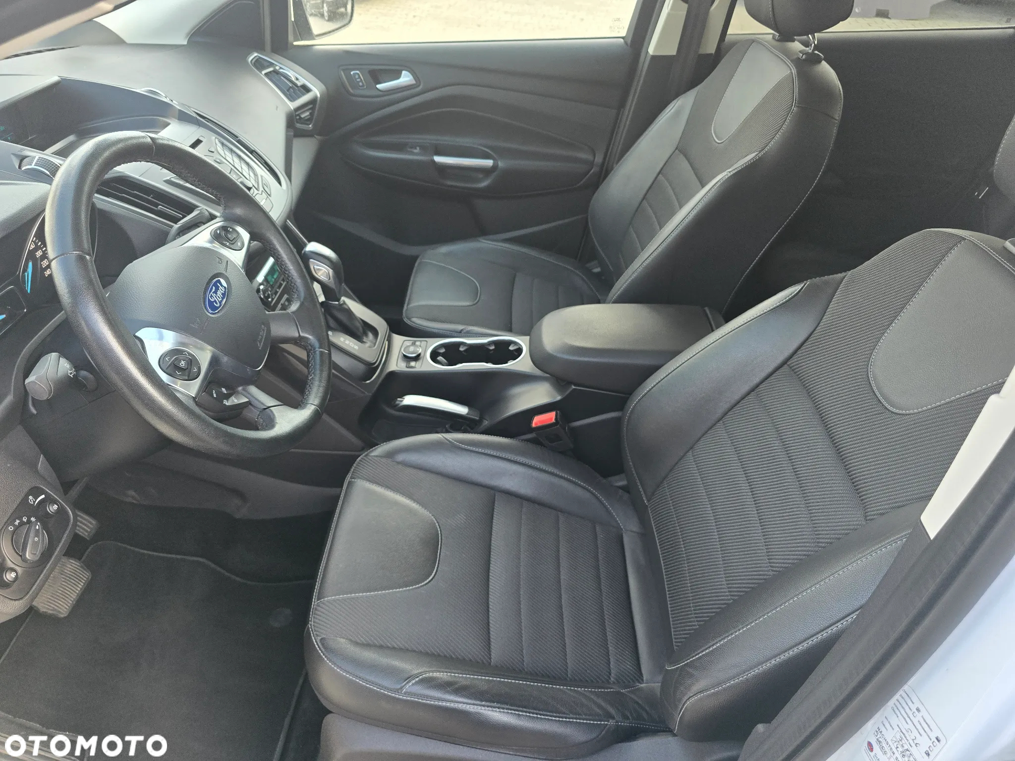Ford Kuga - 11