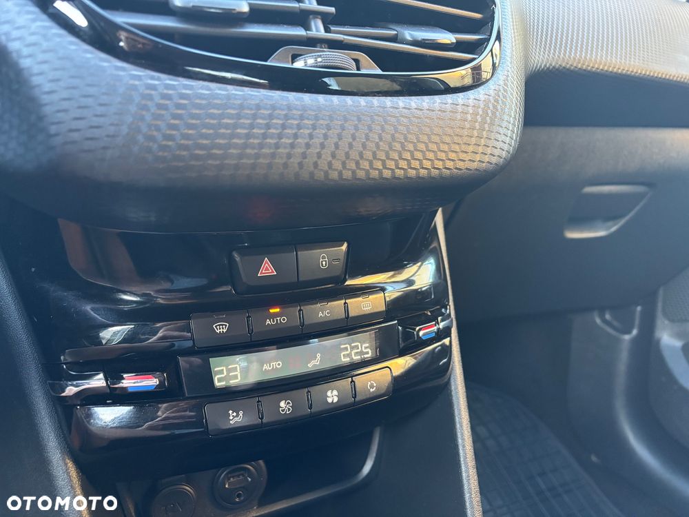 Peugeot 208 Blue-HDi 100 Stop&Start Allure - 12