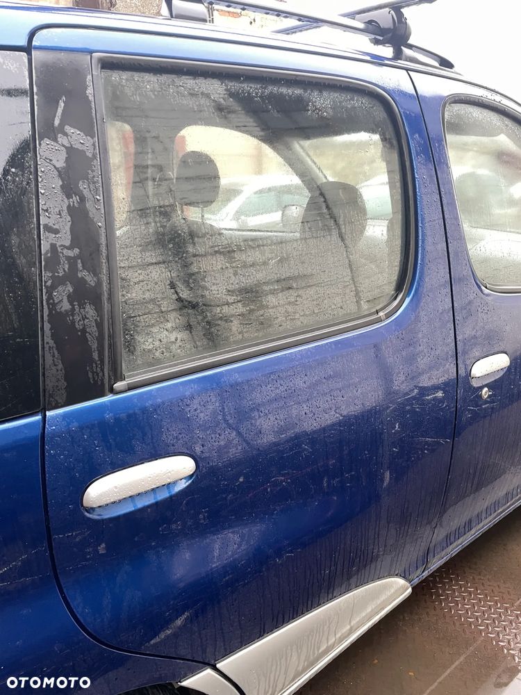 DRZWI PRAWY LEWY TYL 8M6 TOYOTA YARIS VERSO I LIFT BEZ MALOWANIA - 2