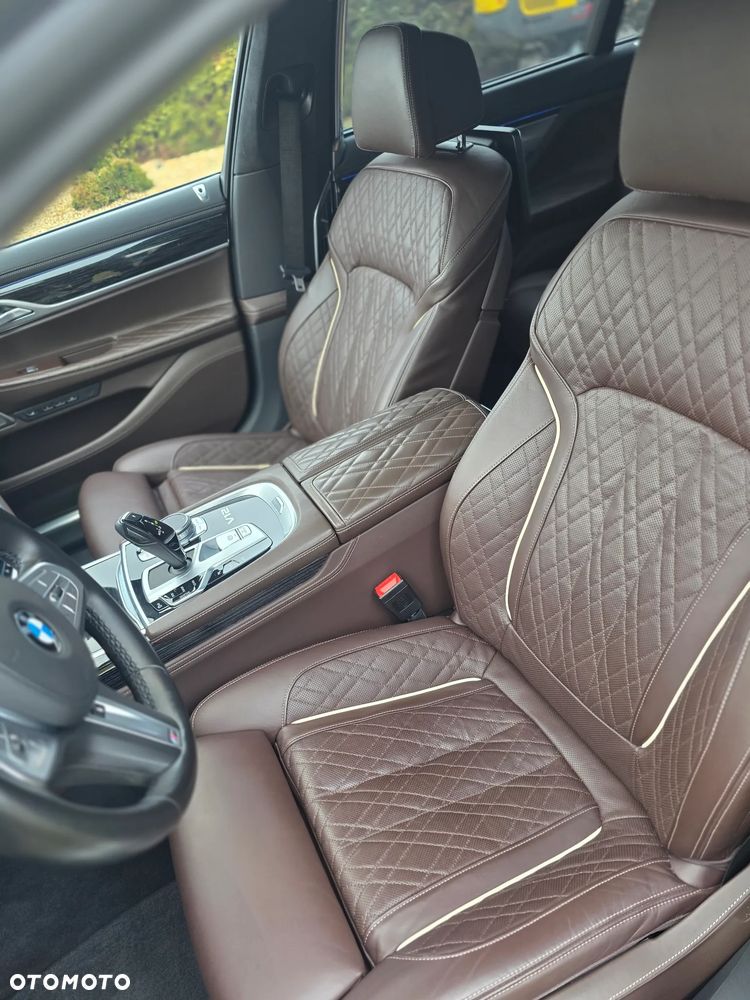 BMW Seria 7 M760Li xDrive V12 Excellence - 29