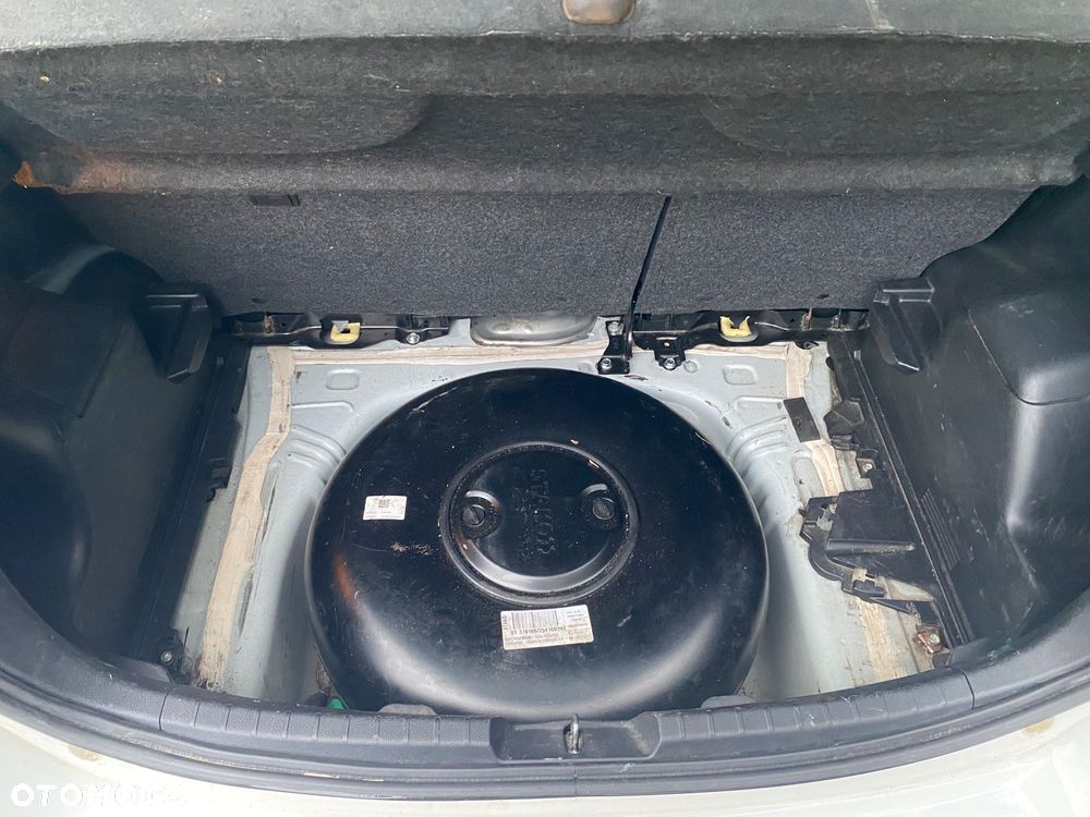 Toyota Yaris 1.33 Active - 9