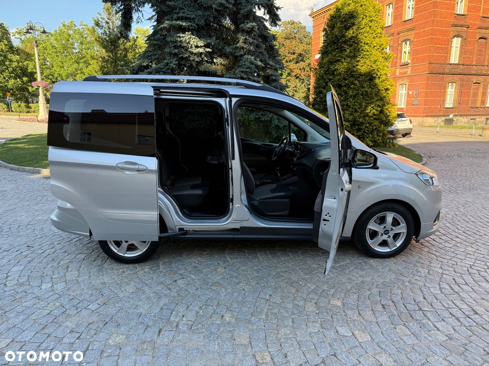 Ford Tourneo Courier 1.5 TDCi S&S Titanium - 19