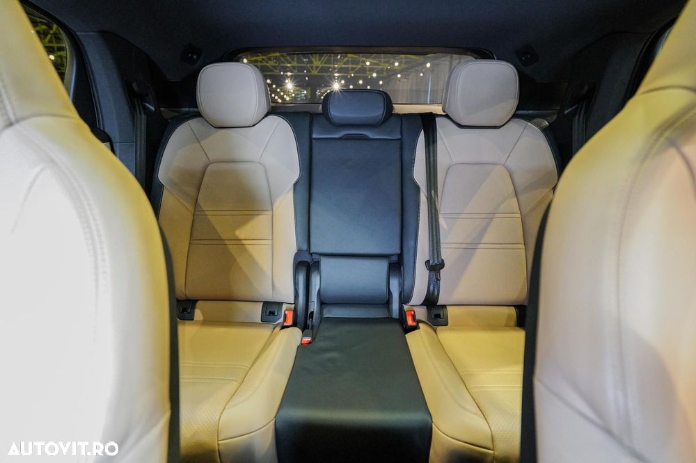 Porsche Cayenne Coupe E-Hybrid - 16