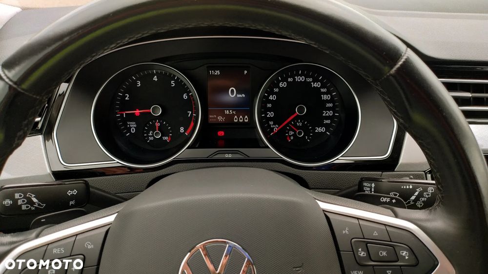 Volkswagen Passat 2.0 TSI Business DSG - 9