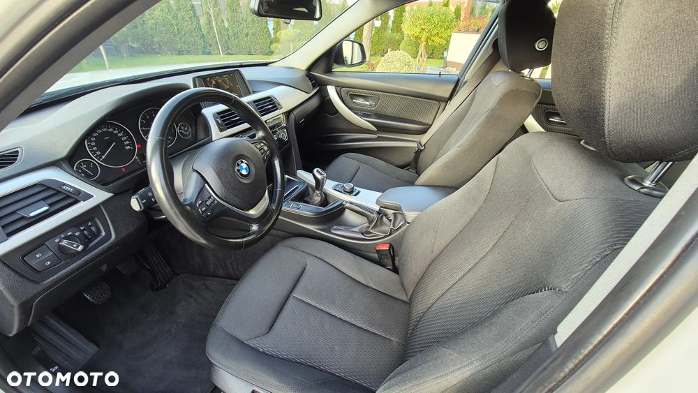 BMW Seria 3 318i Luxury Line - 21