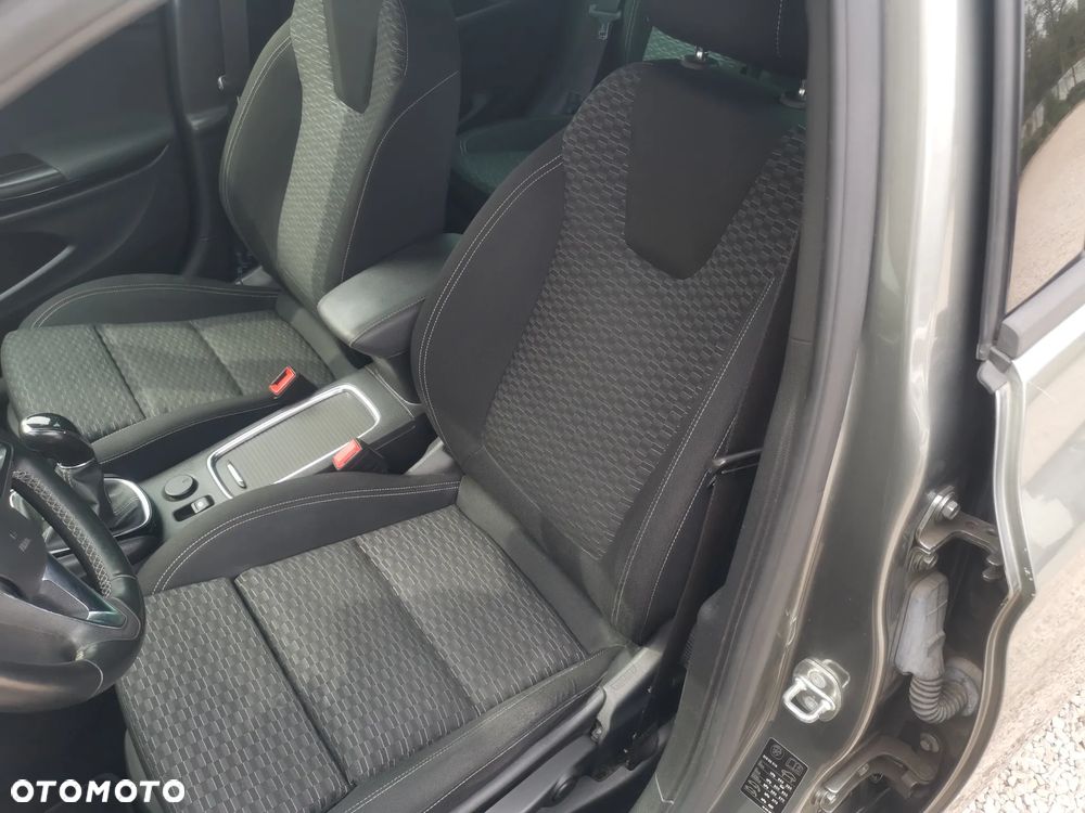 Opel Astra 1.6 D (CDTI) Start/Stop Dynamic - 9