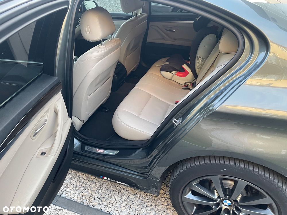 BMW Seria 5 520d Luxury Line - 2