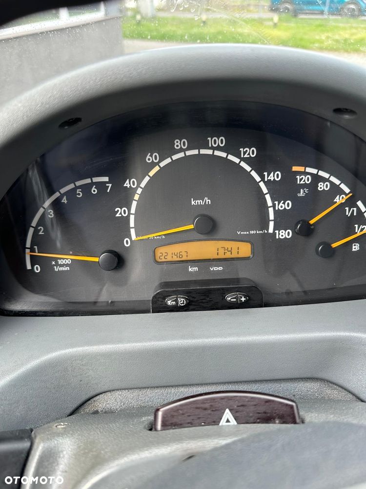 Mercedes-Benz Sprinter 208 - 6