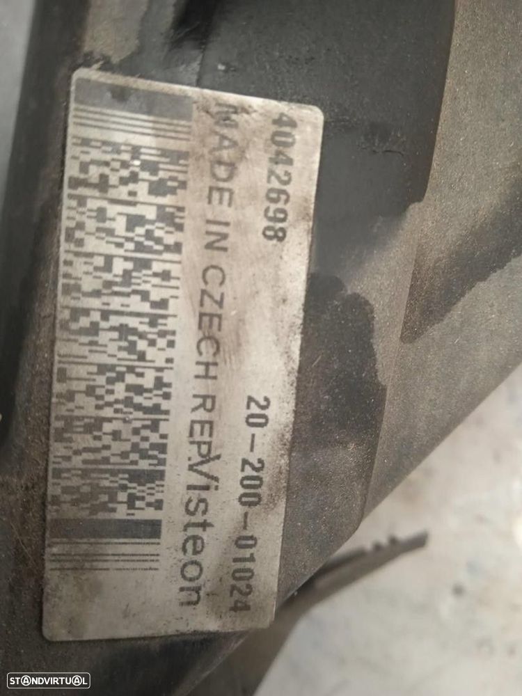 FAROL DIREITO FORD FOCUS 2003 - 2