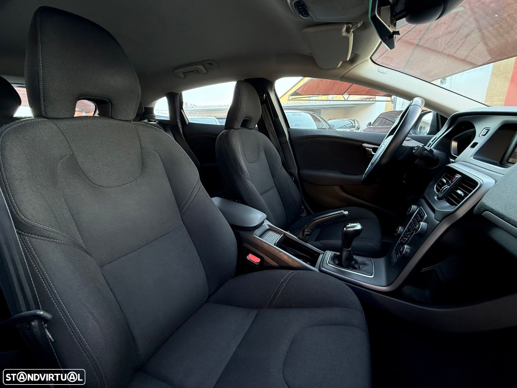 Volvo V40 2.0 D2 Momentum Eco - 7
