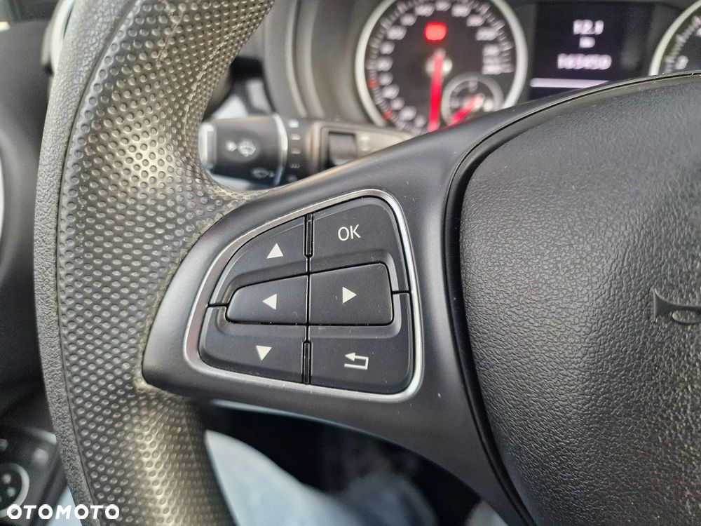 Mercedes-Benz Klasa B 180 Edition - 31