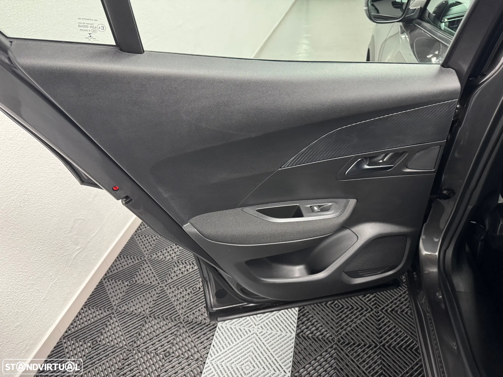 Peugeot 2008 PureTech 100 Active - 14