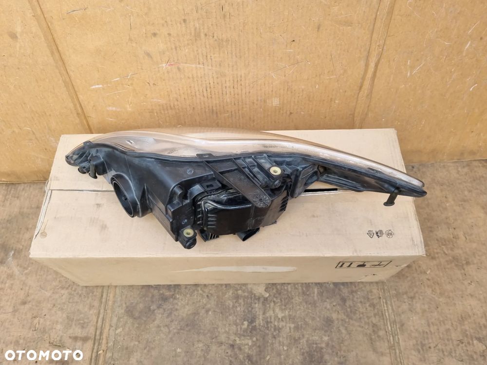 FORD MONDEO MK4 LIFT LAMPA PRAWA - 4
