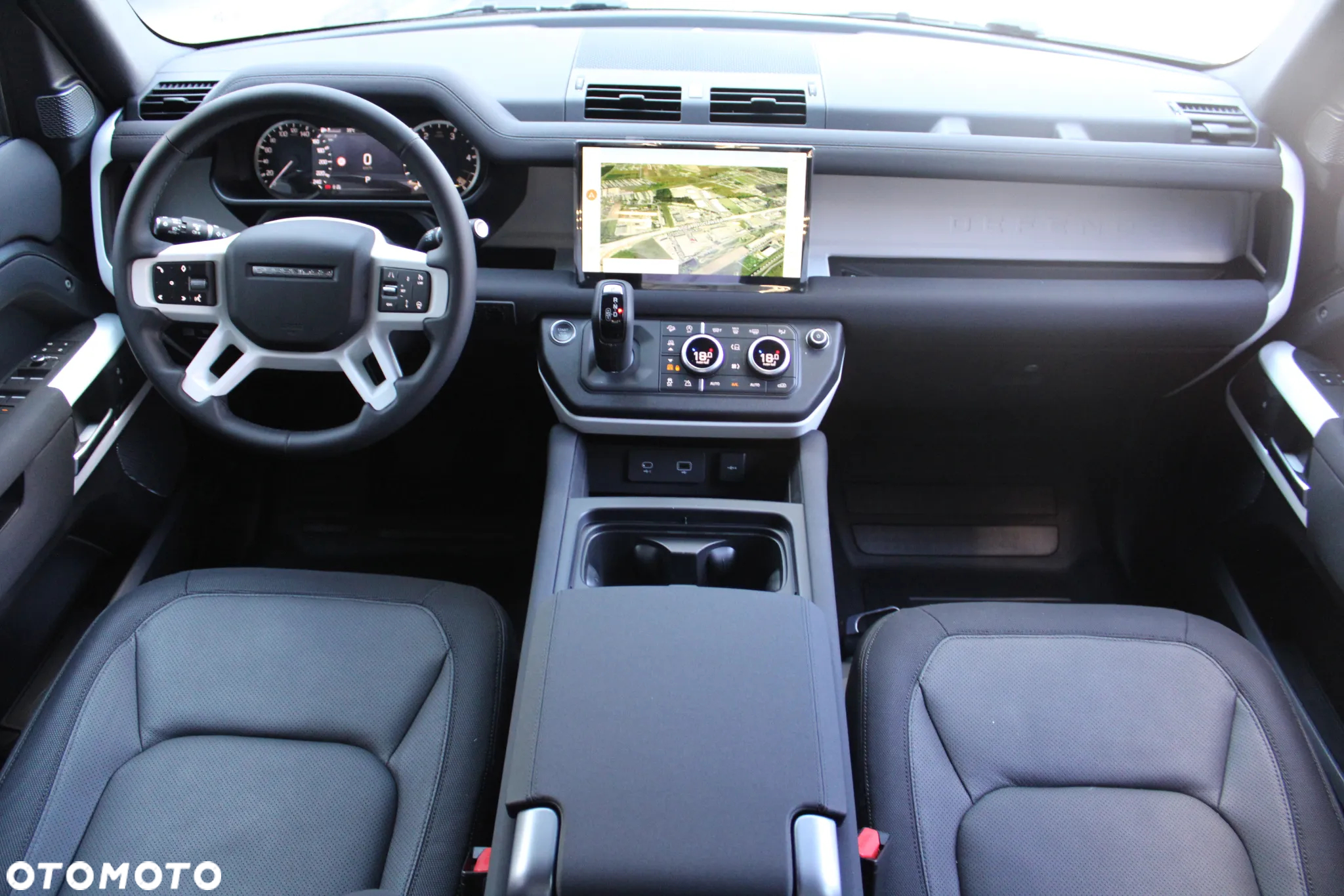 Land Rover Defender - 7