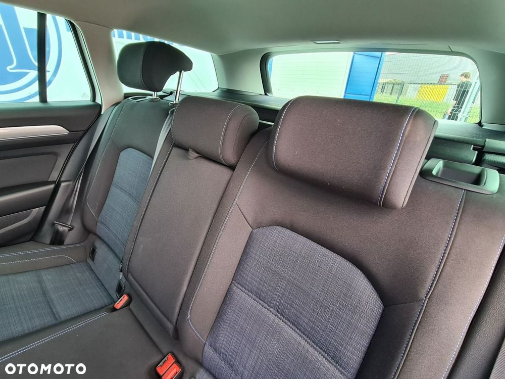 Volkswagen Passat - 33