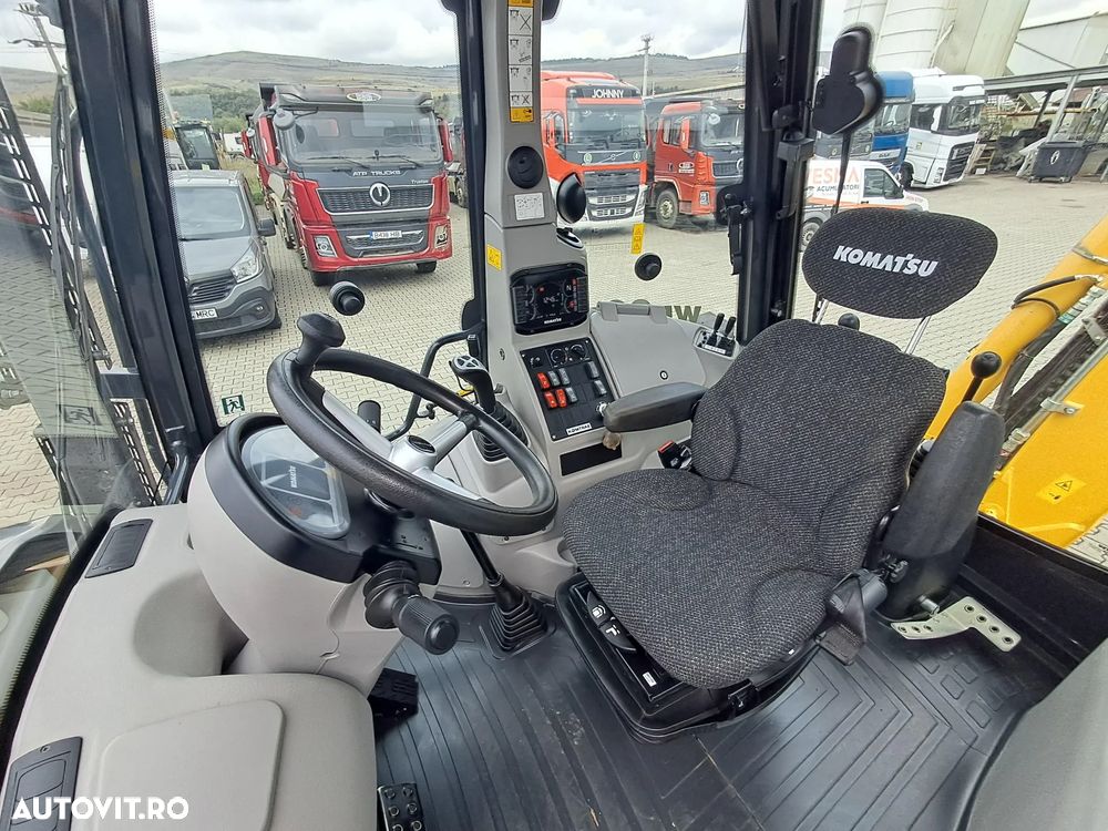 Komatsu wb93r-8 4x4 cupa multifunctionala 4 cupe brat telescopic - 21
