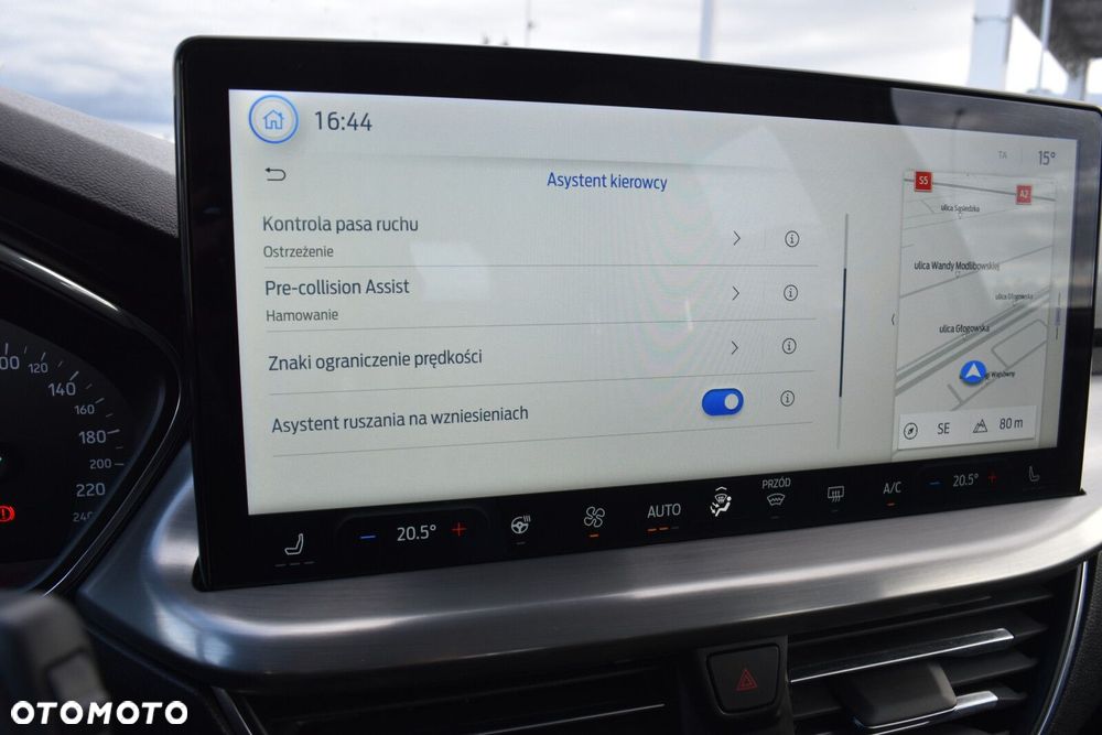 Ford Focus 1.0 EcoBoost Titanium - 21