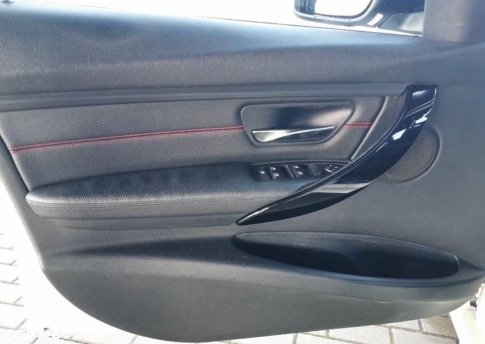 BMW Seria 3 - 37