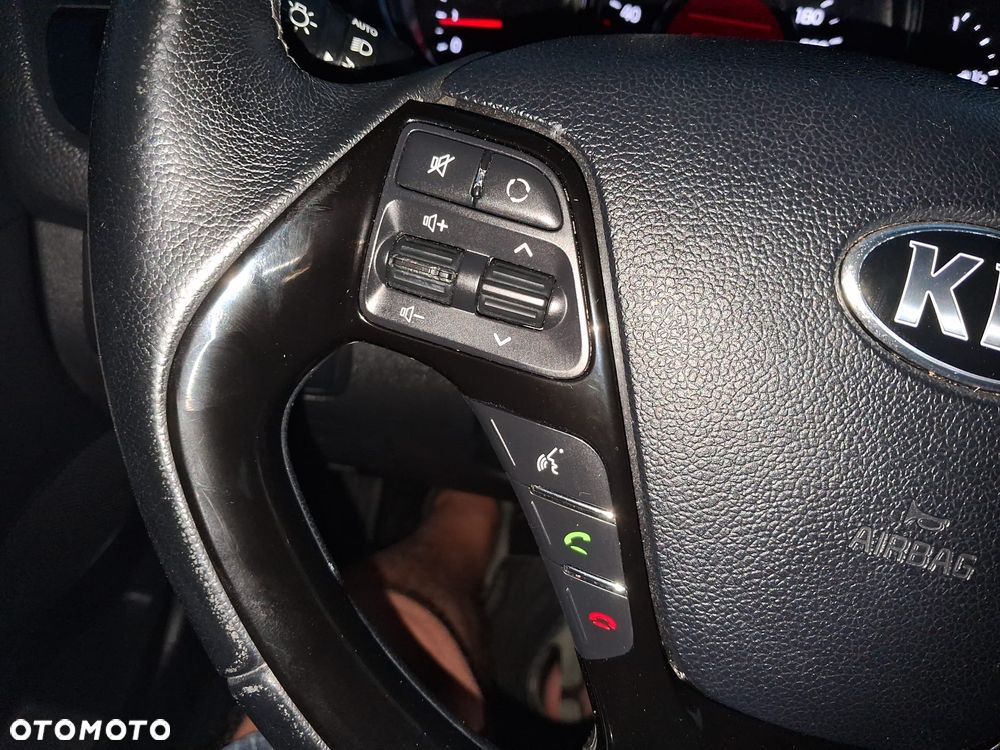 Kia Ceed 1.6 CRDi 128 Dream Team Edition - 11