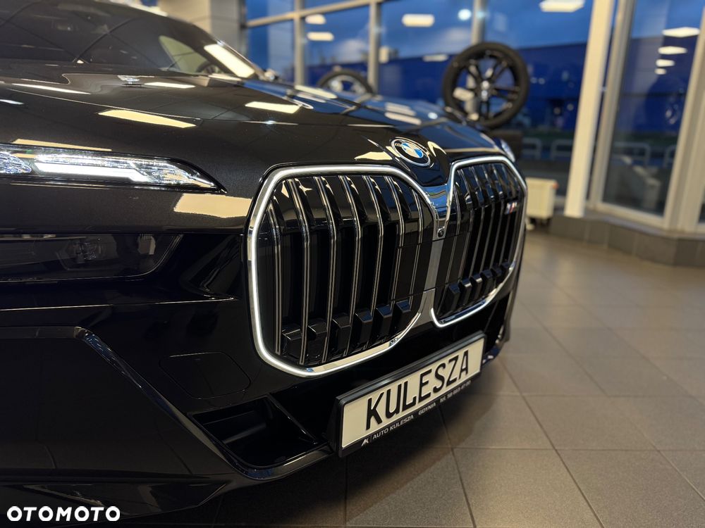 BMW i7 - 13