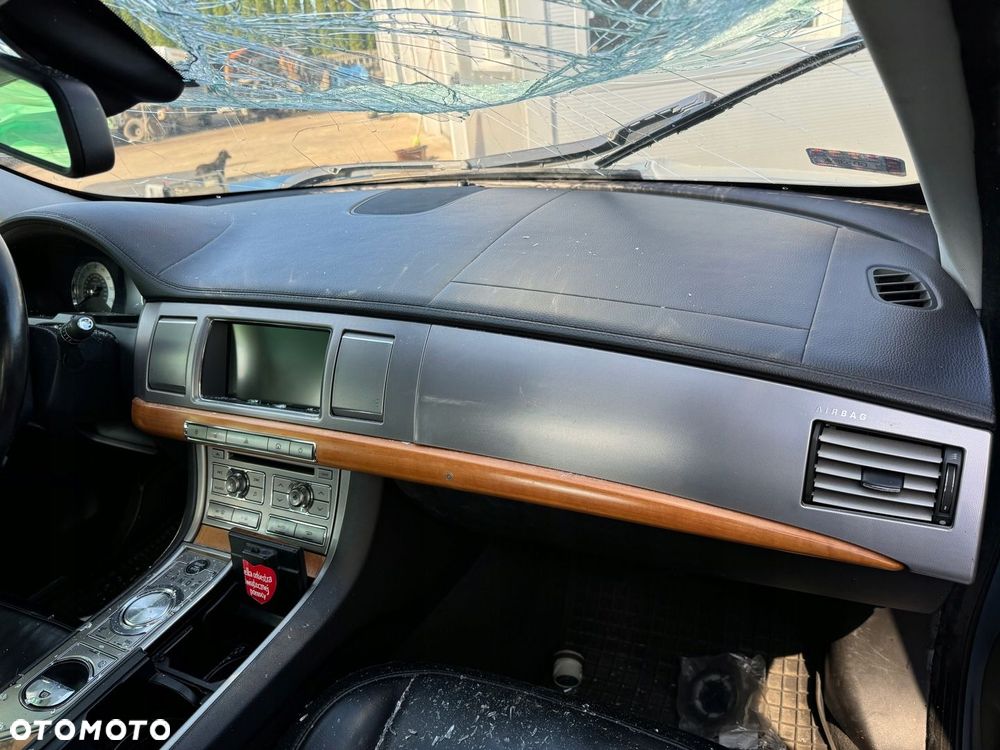 Jaguar XF 4,2 V8 08-14r deska konsola przekładka - 4