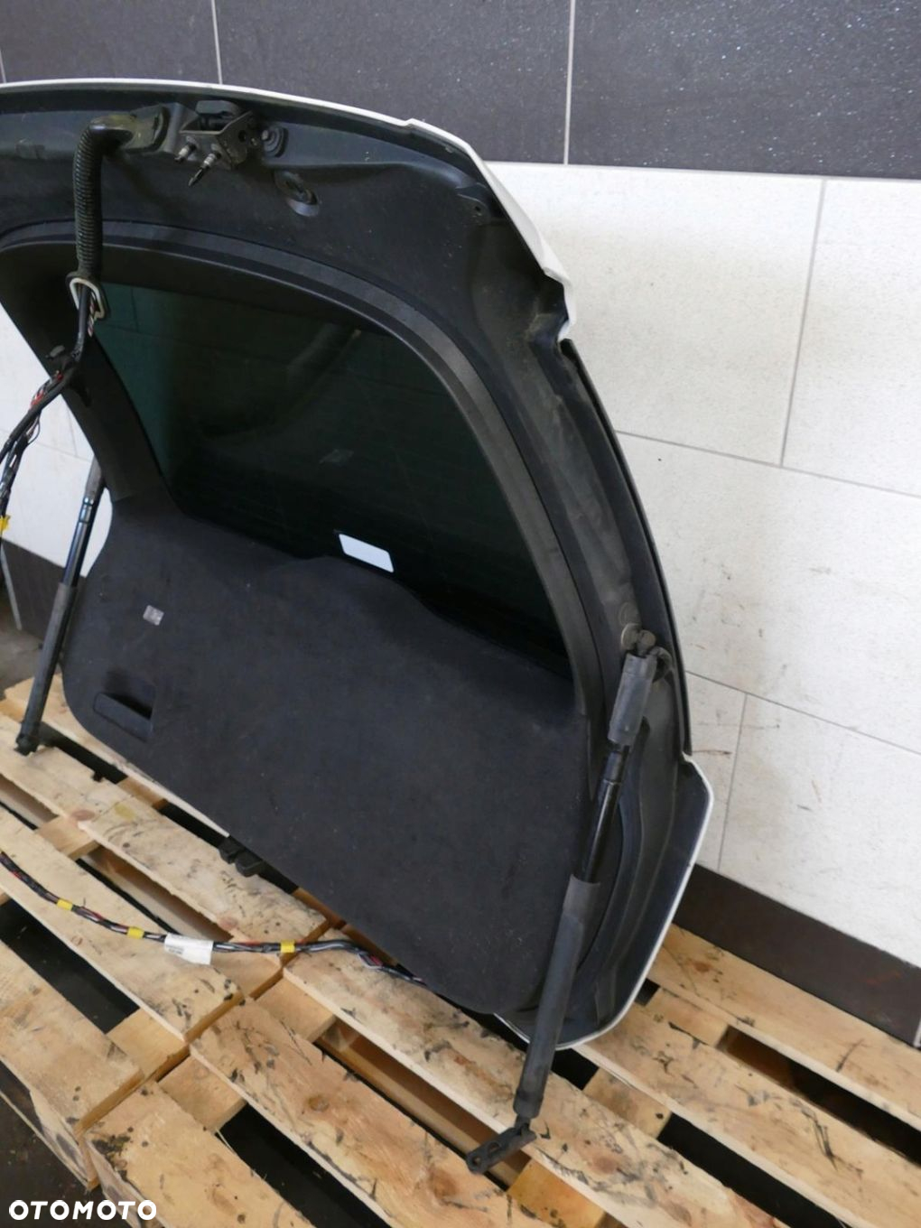 VOLVO XC60 I LIFT R-DESIGN KLAPA BAGAŻNIKA TYŁ 614-46 - 10