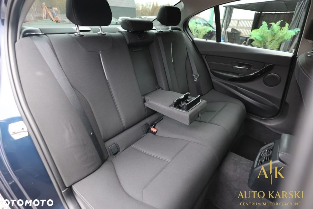 BMW Seria 3 - 34