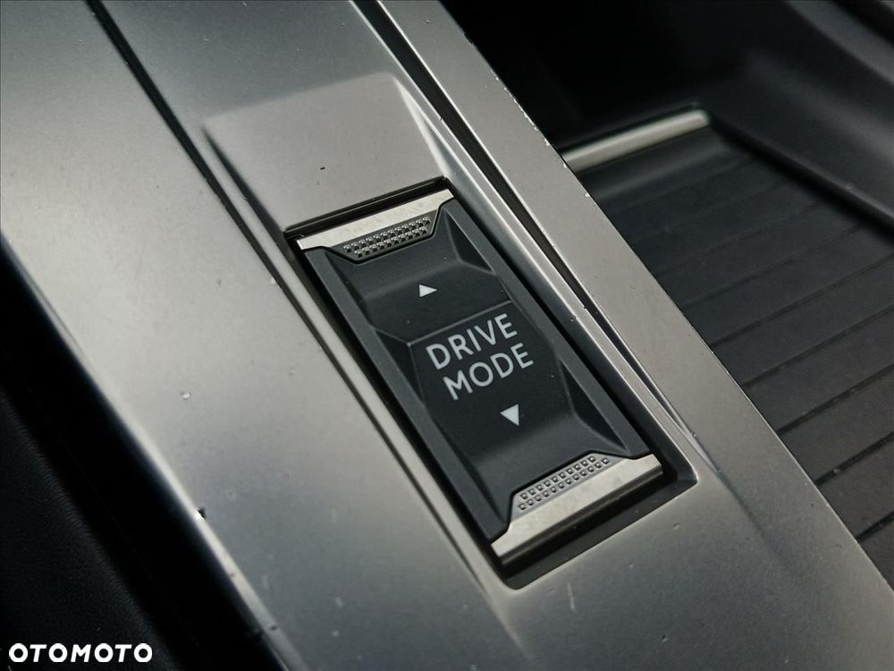 Peugeot 308 1.2 PureTech Allure S&S EAT8 - 19