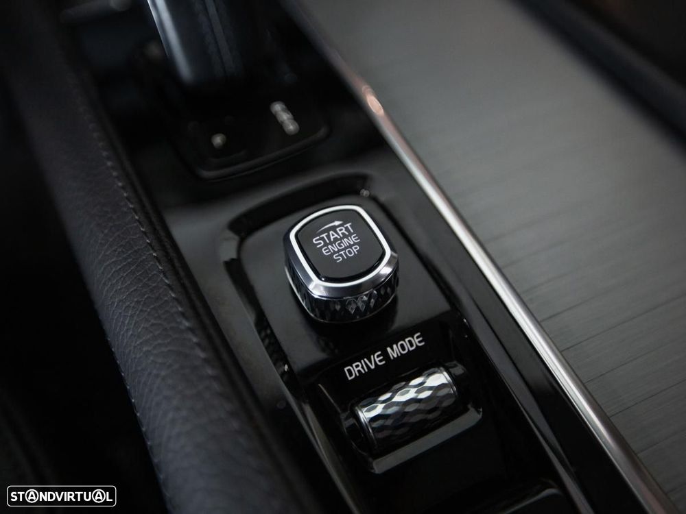 Volvo XC 90 2.0 T8 PHEV Momentum Plus AWD - 18
