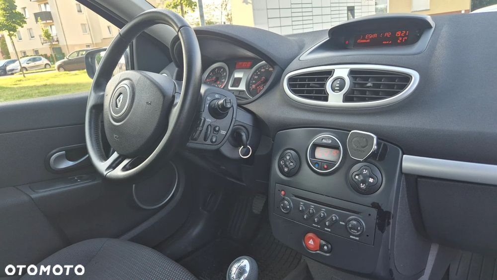 Renault Clio 1.2 TCE Authentique - 13
