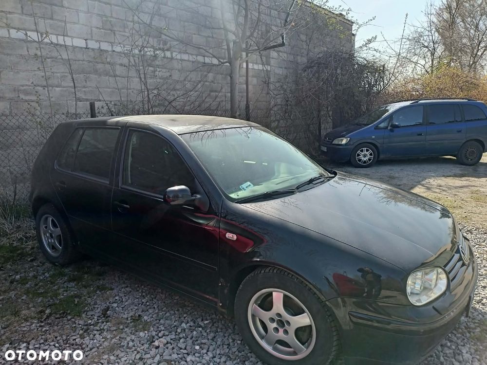 Volkswagen Golf - 2