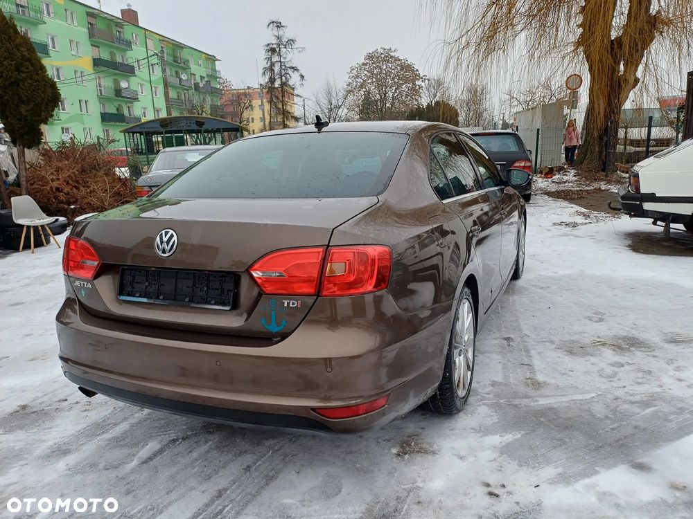 Volkswagen Jetta - 6