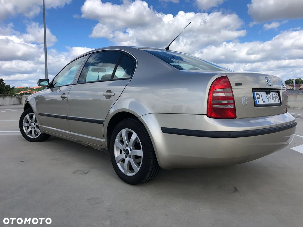 Skoda Superb 2.0 TDI Comfort - 17