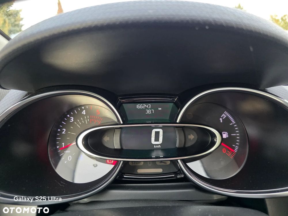 Renault Clio - 36