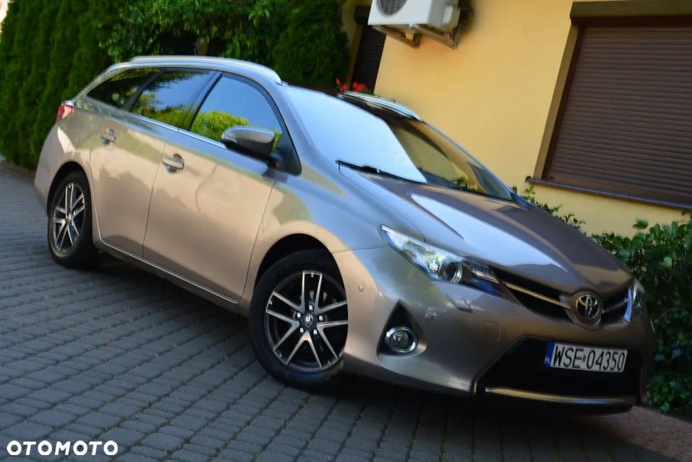 Toyota Auris 1.6 Premium Comfort MS - 21