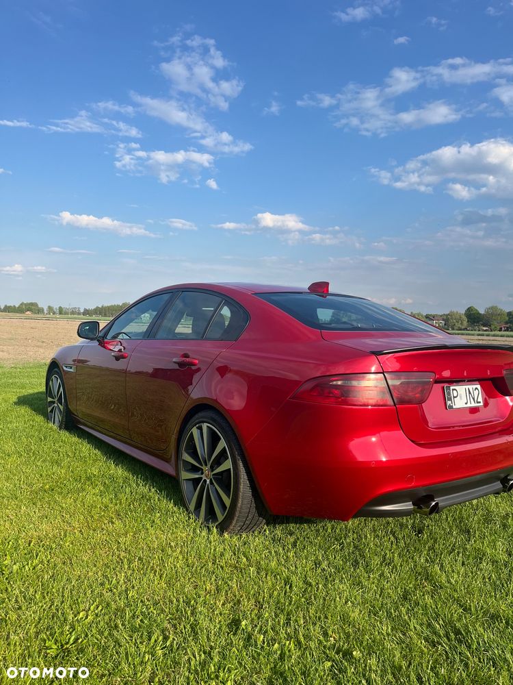 Jaguar XE - 3