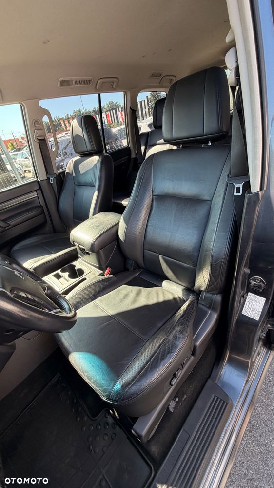 Mitsubishi Pajero 3.8 V6 Instyle - 11