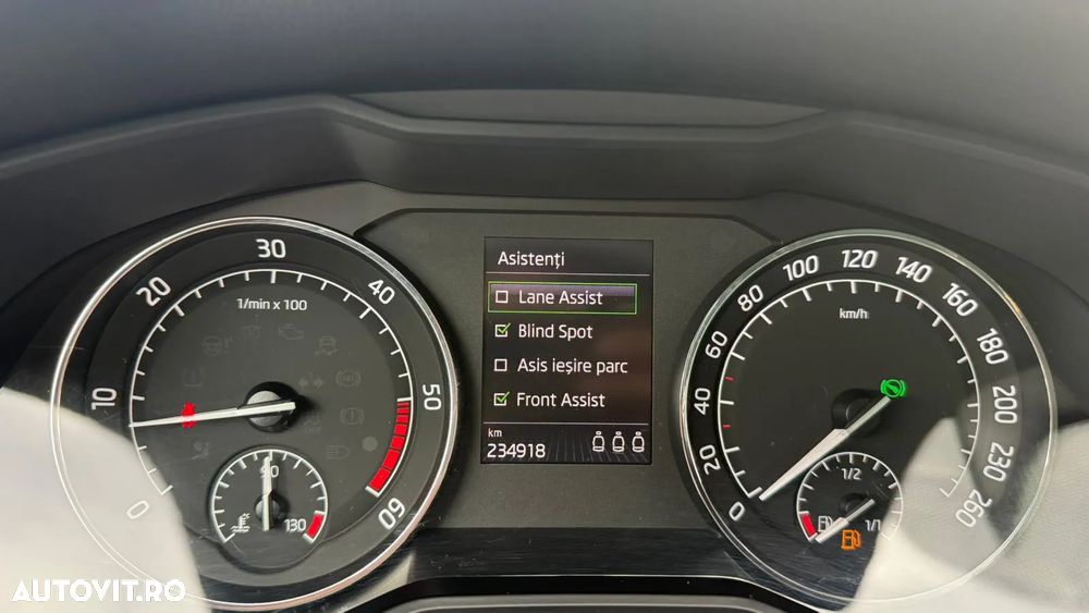 Skoda Superb 2.0 TDI DSG Style - 10