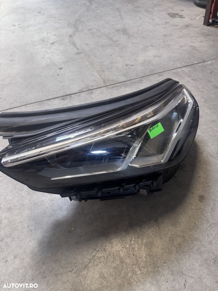 Far stanga bmw ix1 5a9a221 - 1