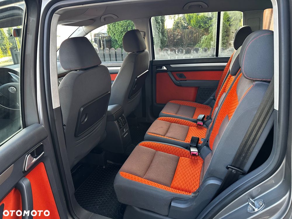 Volkswagen Touran 1.4 TSI Cross - 9