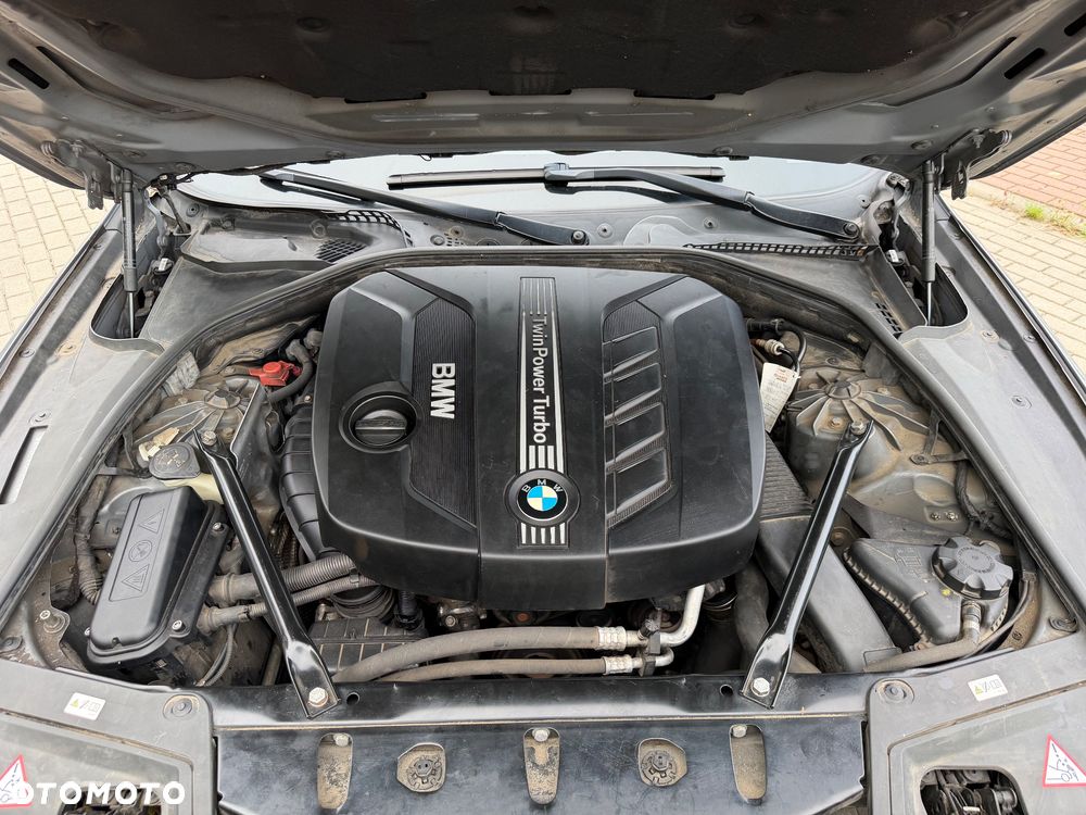 BMW Seria 5 525d xDrive - 17