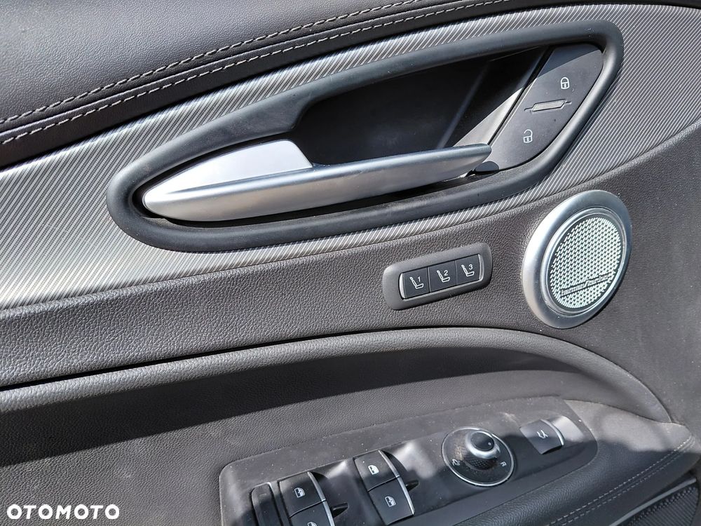 Alfa Romeo Stelvio 2.0 Turbo Veloce TI Q4 - 13