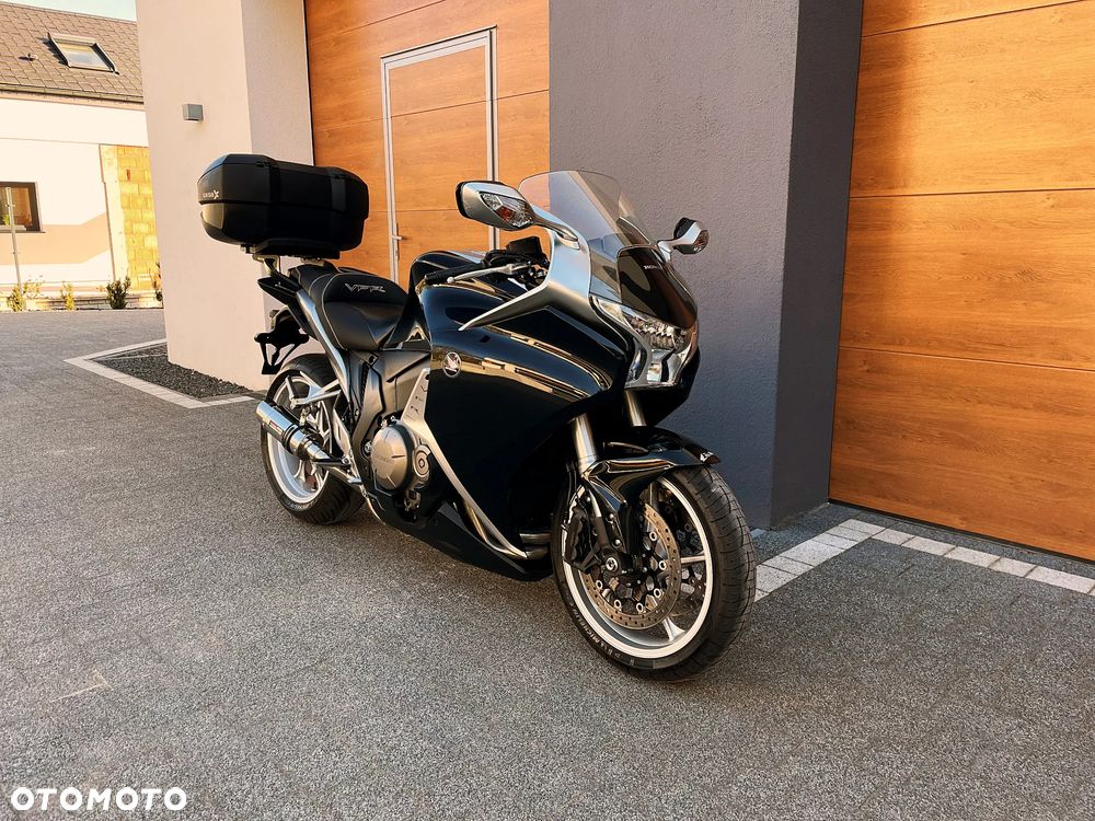 Honda VFR - 2