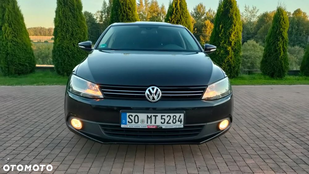 Volkswagen Jetta 1.2 TSI Life - 2