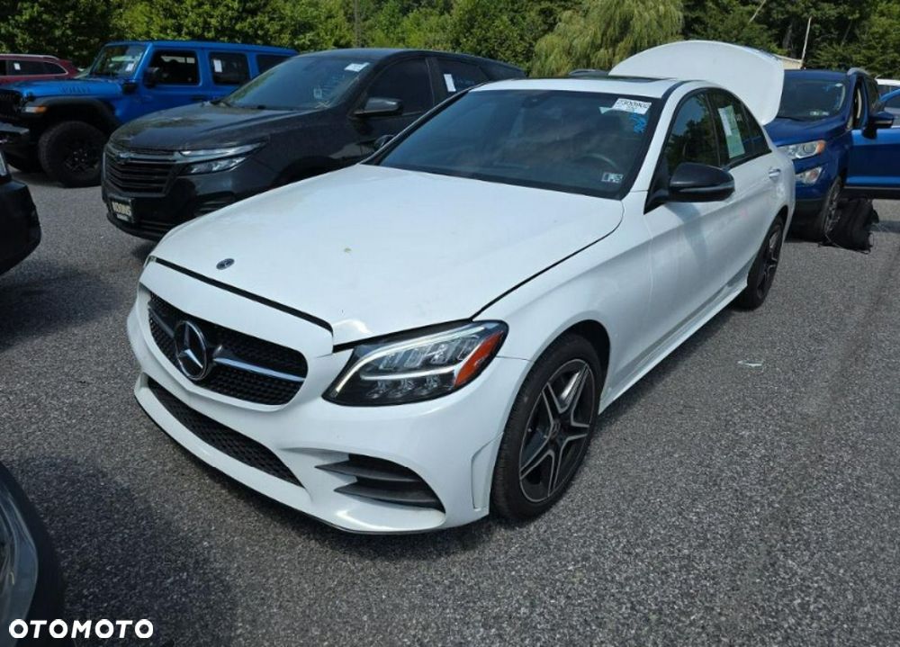Mercedes-Benz Klasa C 300 4Matic 9G-TRONIC AMG Line - 1
