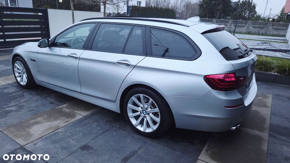 BMW Seria 5 525d xDrive - 5
