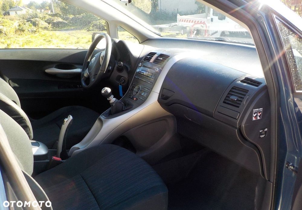 Toyota Auris - 11
